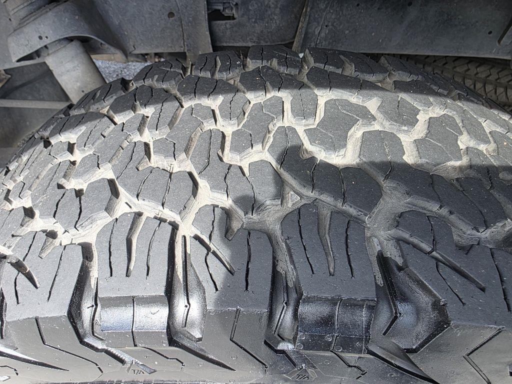 Toyota Tundra Tundra-Grade CrewMax 5.7L 2WD 2012