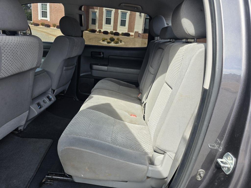 Toyota Tundra Tundra-Grade CrewMax 5.7L 2WD 2012