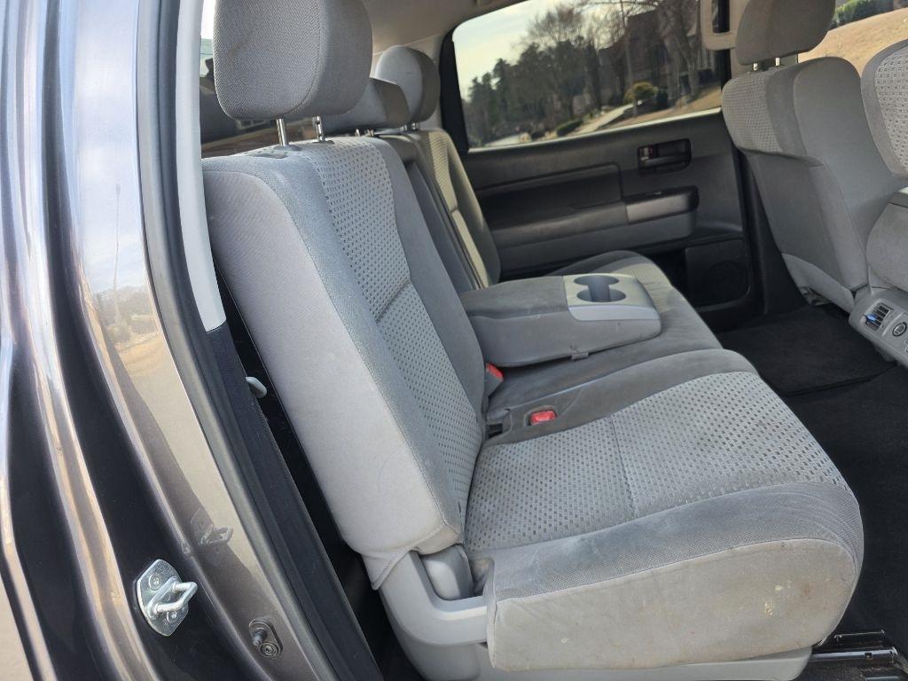 Toyota Tundra Tundra-Grade CrewMax 5.7L 2WD 2012