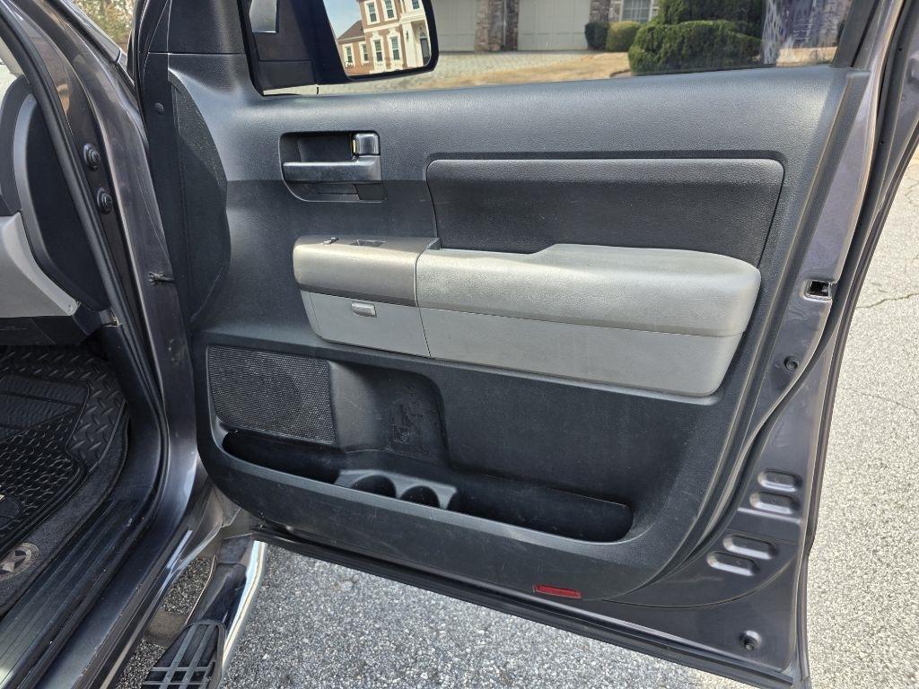 Toyota Tundra Tundra-Grade CrewMax 5.7L 2WD 2012