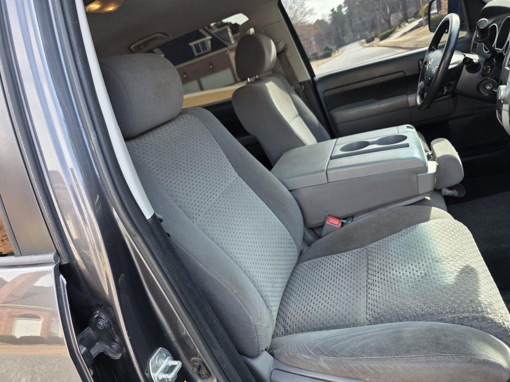 Toyota Tundra Tundra-Grade CrewMax 5.7L 2WD 2012