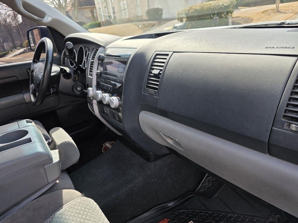 Toyota Tundra Tundra-Grade CrewMax 5.7L 2WD 2012