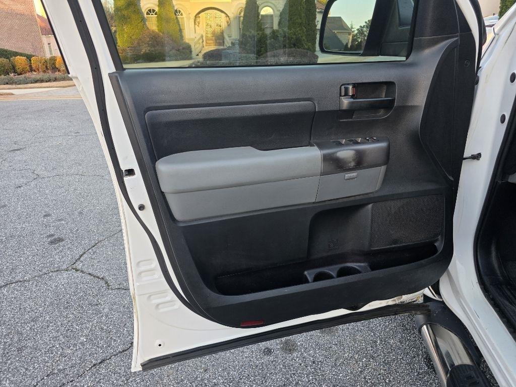 Toyota Tundra Tundra-Grade CrewMax 5.7L FFV 4WD 2013