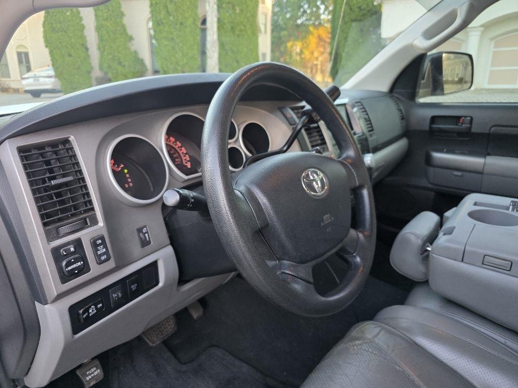 Toyota Tundra Tundra-Grade CrewMax 5.7L FFV 4WD 2013