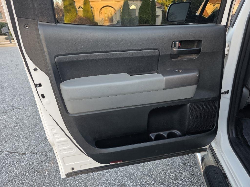 Toyota Tundra Tundra-Grade CrewMax 5.7L FFV 4WD 2013