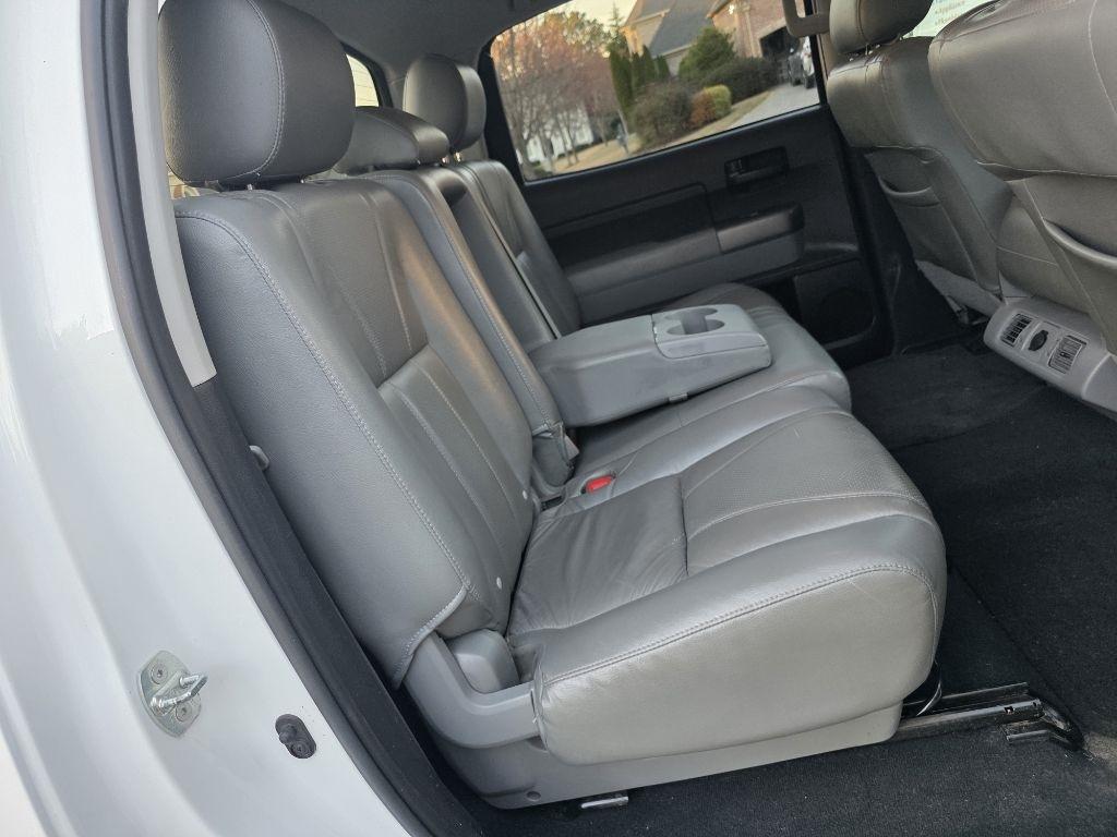 Toyota Tundra Tundra-Grade CrewMax 5.7L FFV 4WD 2013