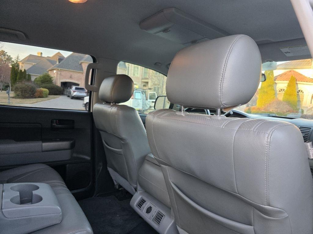 Toyota Tundra Tundra-Grade CrewMax 5.7L FFV 4WD 2013