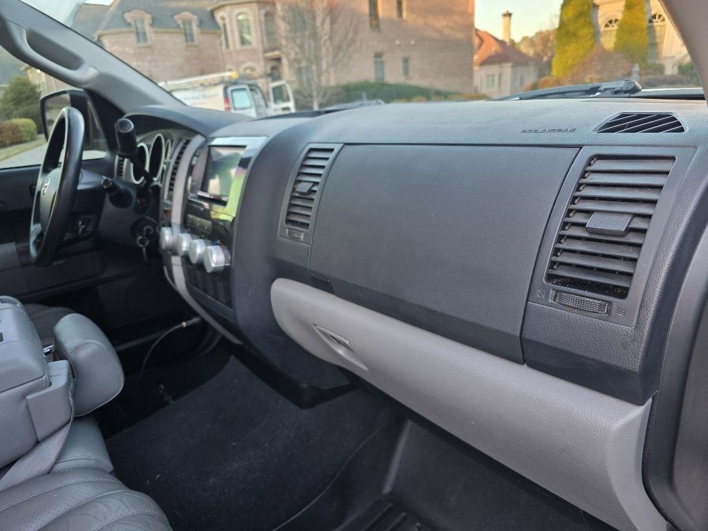 Toyota Tundra Tundra-Grade CrewMax 5.7L FFV 4WD 2013