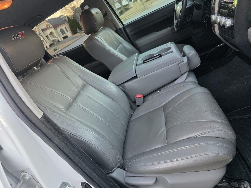 Toyota Tundra Tundra-Grade CrewMax 5.7L FFV 4WD 2013