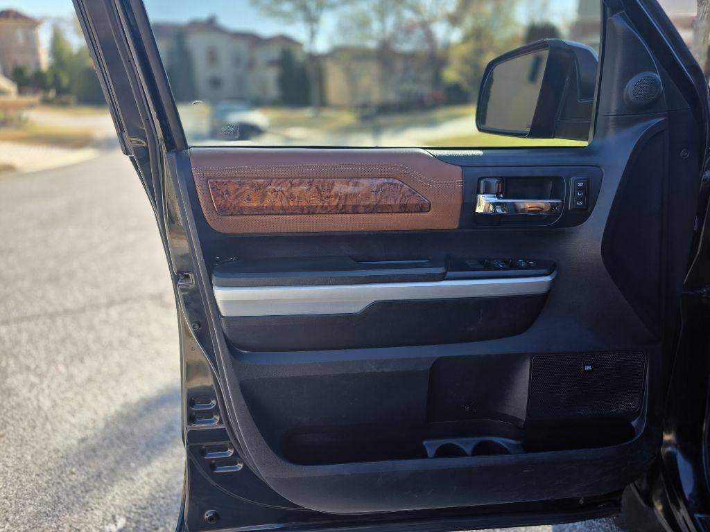 Toyota Tundra Platinum CrewMax 5.7L 2WD 2014