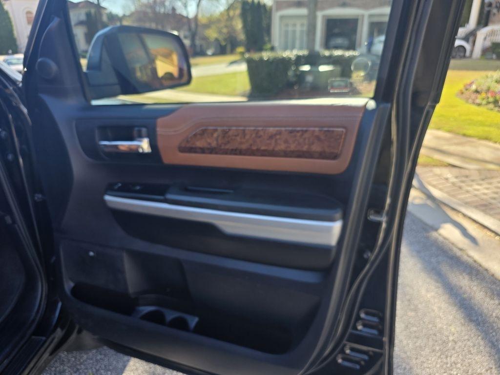 Toyota Tundra Platinum CrewMax 5.7L 2WD 2014