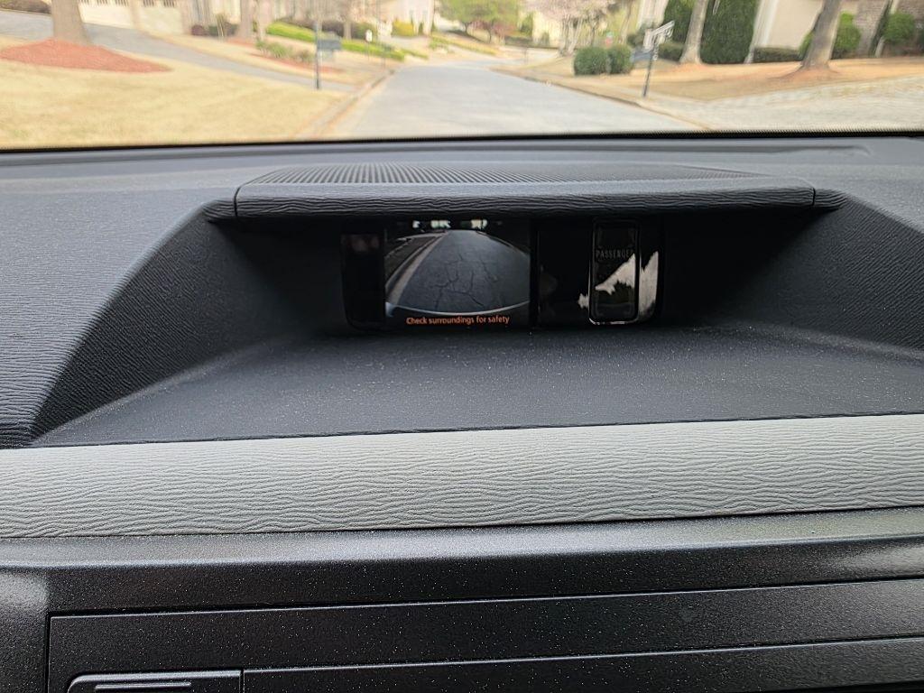 Toyota Sienna LE 8-Pass V6 2011