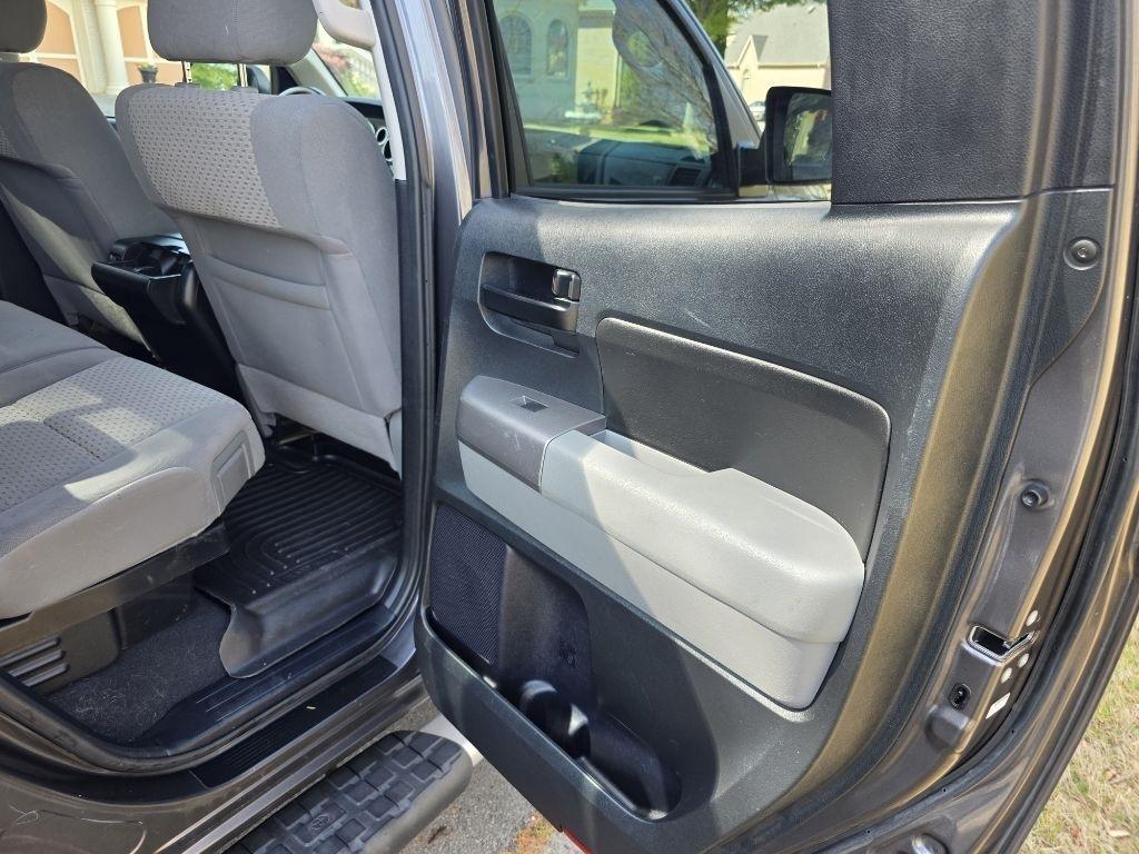 Toyota Tundra Tundra-Grade 5.7L FFV Double Cab 4WD 2012