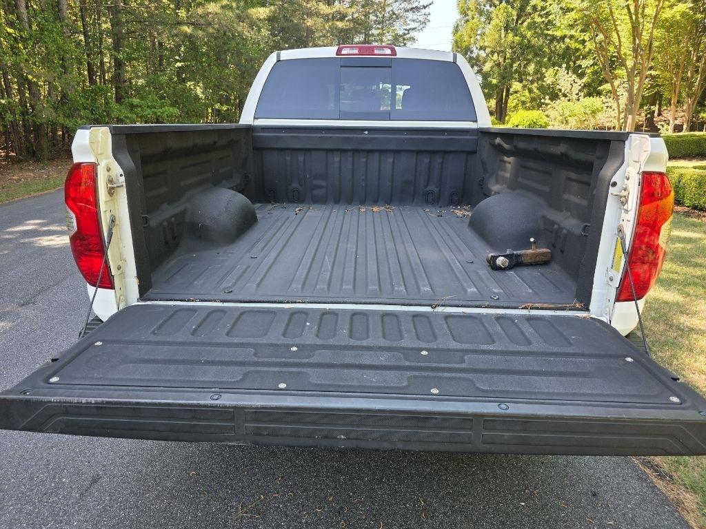 Toyota Tundra SR5 5.7L FFV V8 Double Cab 2WD 2017