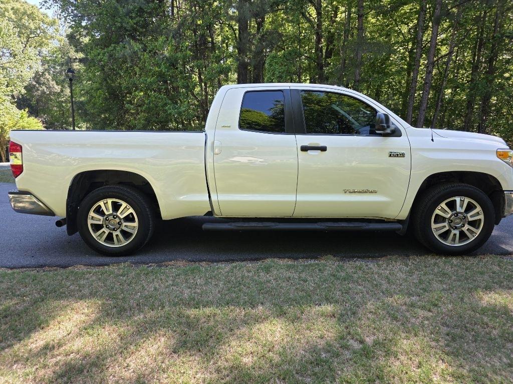 Toyota Tundra SR5 5.7L FFV V8 Double Cab 2WD 2017