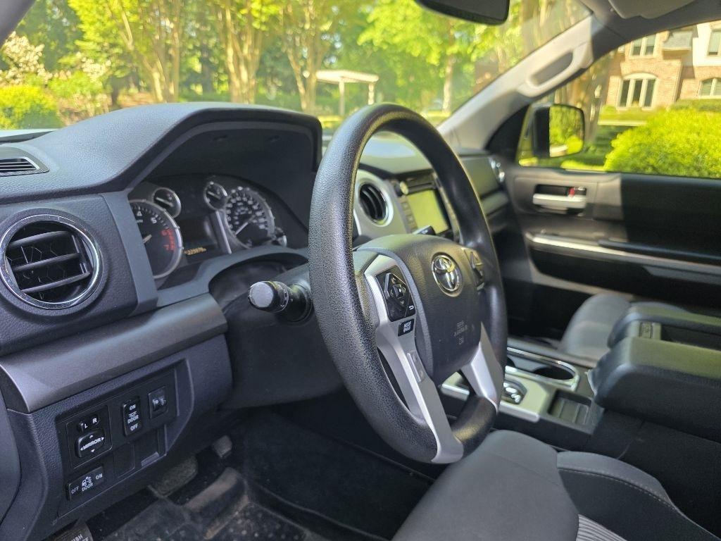 Toyota Tundra SR5 5.7L FFV V8 Double Cab 2WD 2017