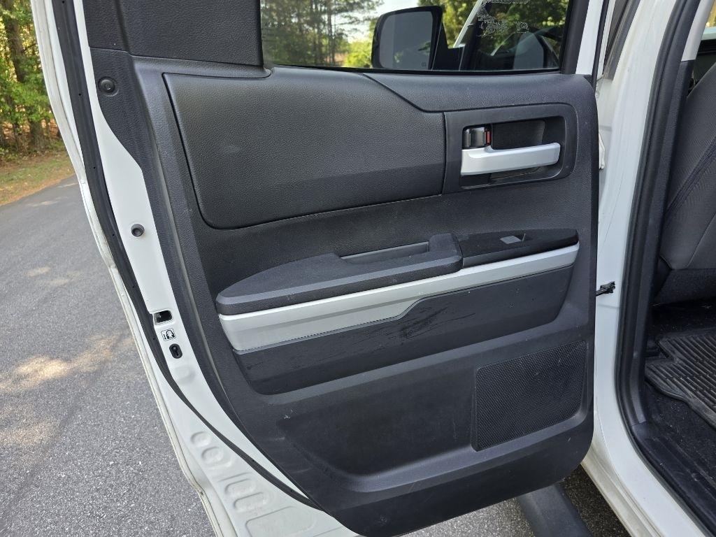 Toyota Tundra SR5 5.7L FFV V8 Double Cab 2WD 2017