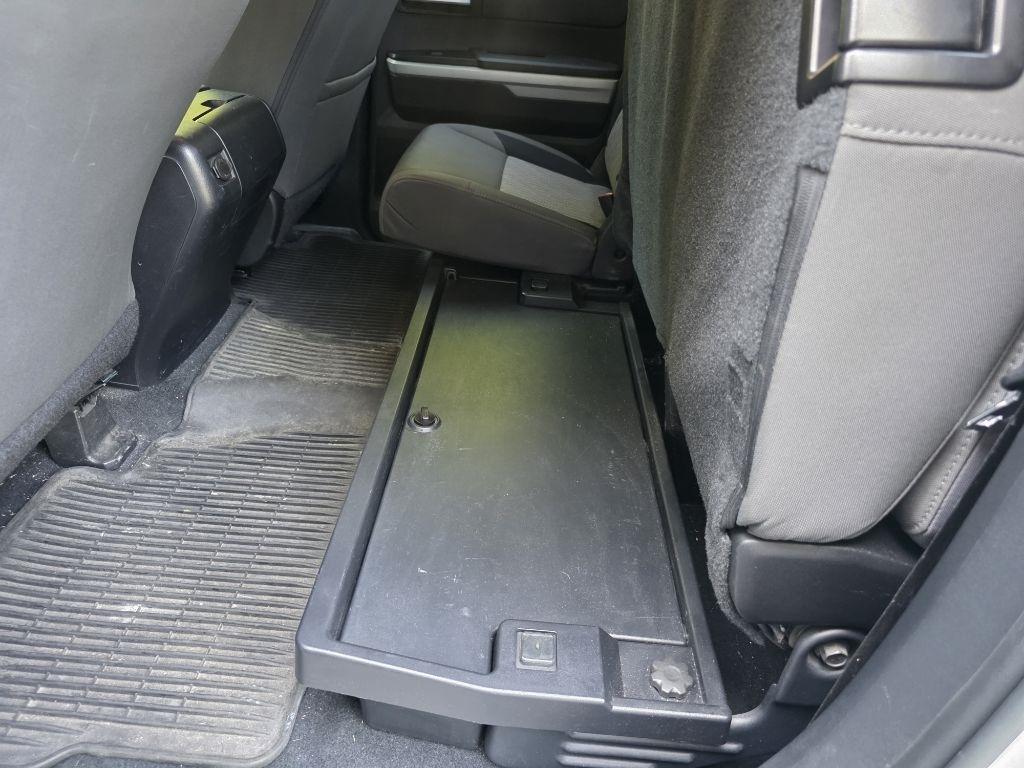 Toyota Tundra SR5 5.7L FFV V8 Double Cab 2WD 2017