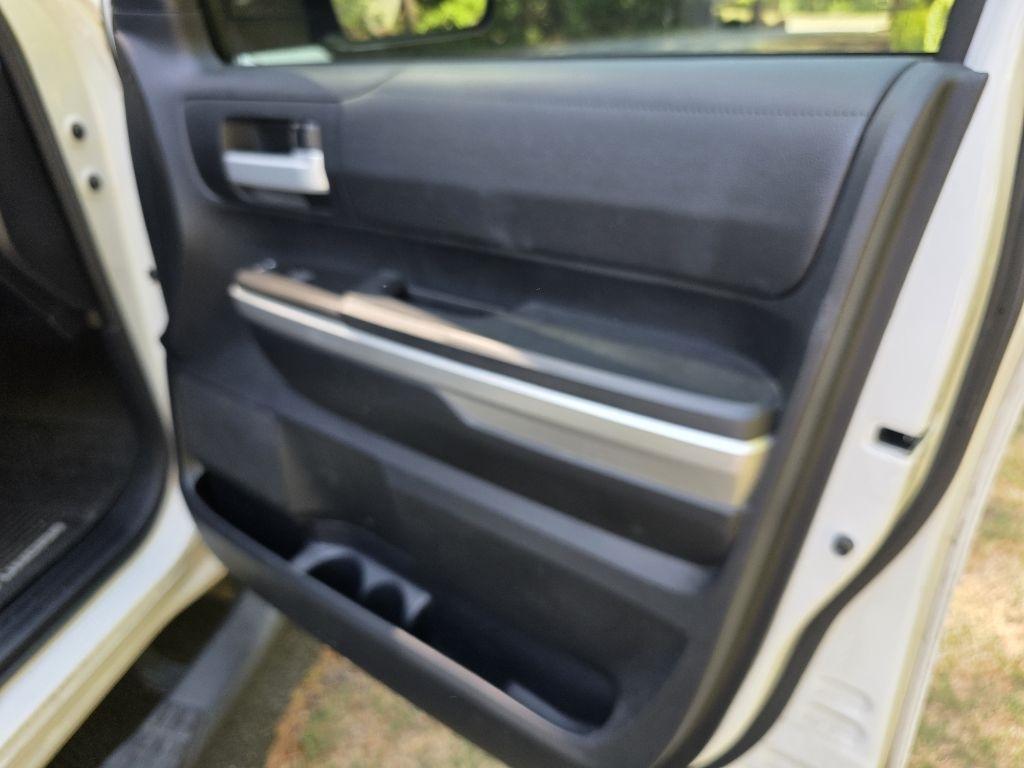 Toyota Tundra SR5 5.7L FFV V8 Double Cab 2WD 2017