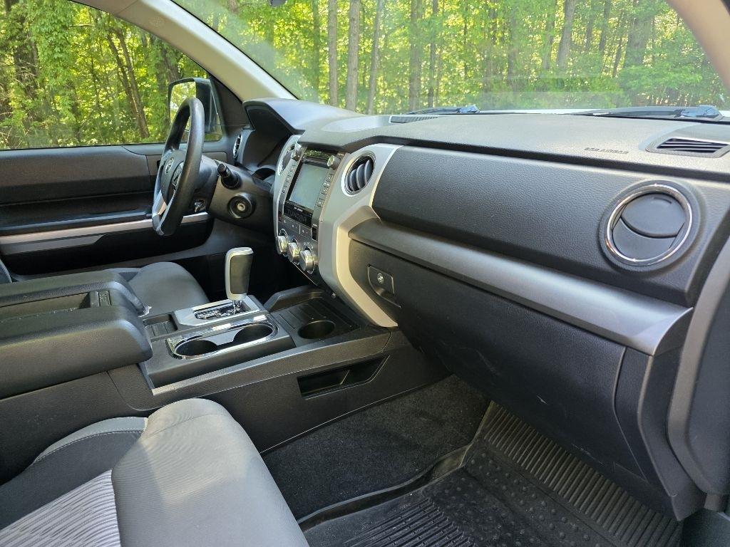 Toyota Tundra SR5 5.7L FFV V8 Double Cab 2WD 2017