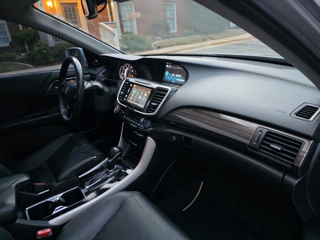 Honda Accord EX-L Sedan CVT w/ Honda Sensing 2016