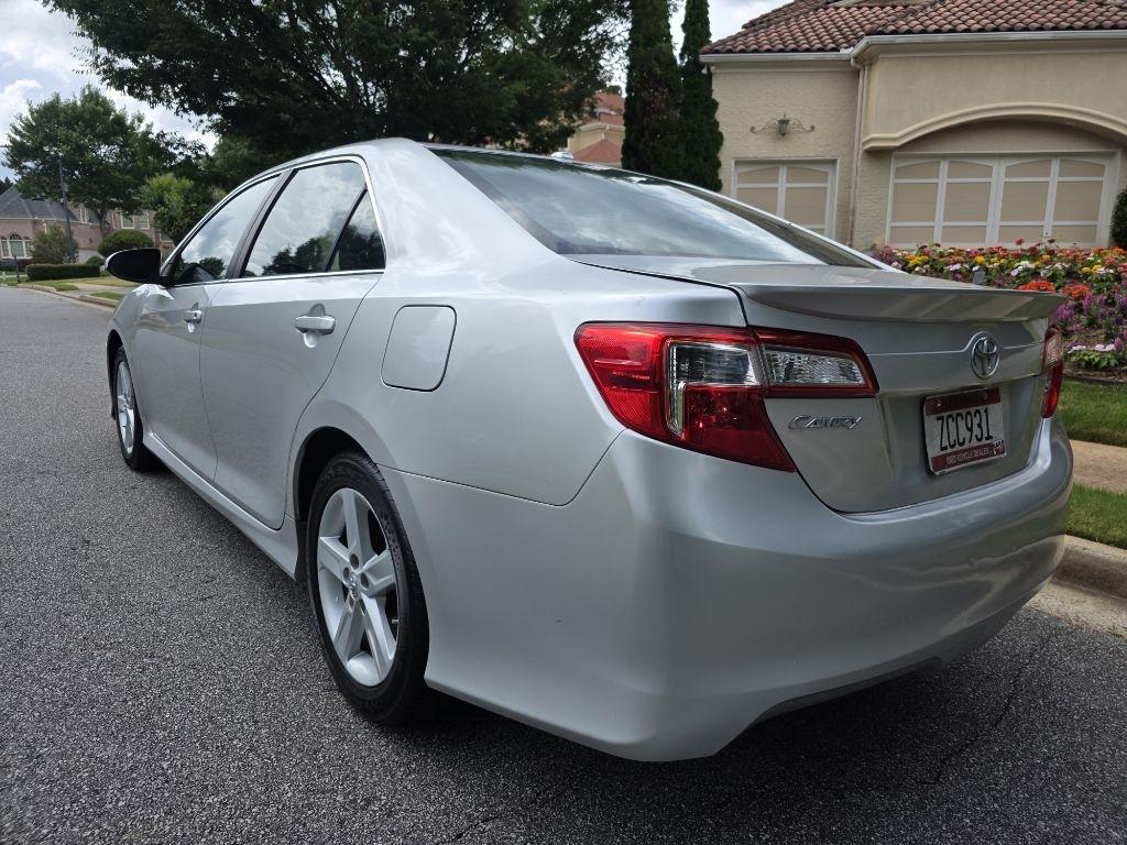 Toyota Camry SE 2012