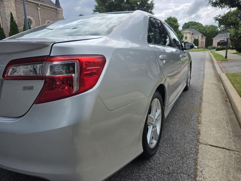 Toyota Camry SE 2012