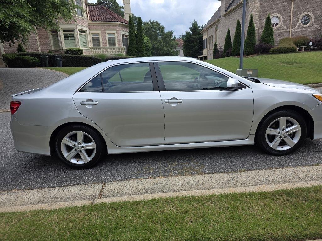 Toyota Camry SE 2012
