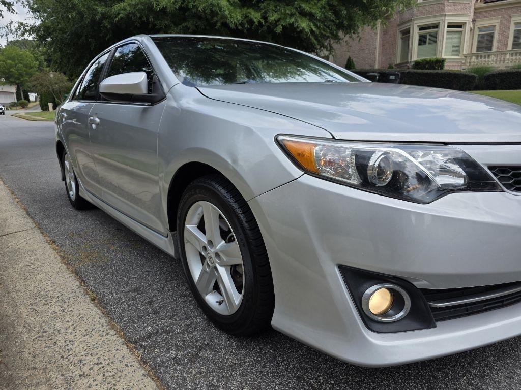 Toyota Camry SE 2012