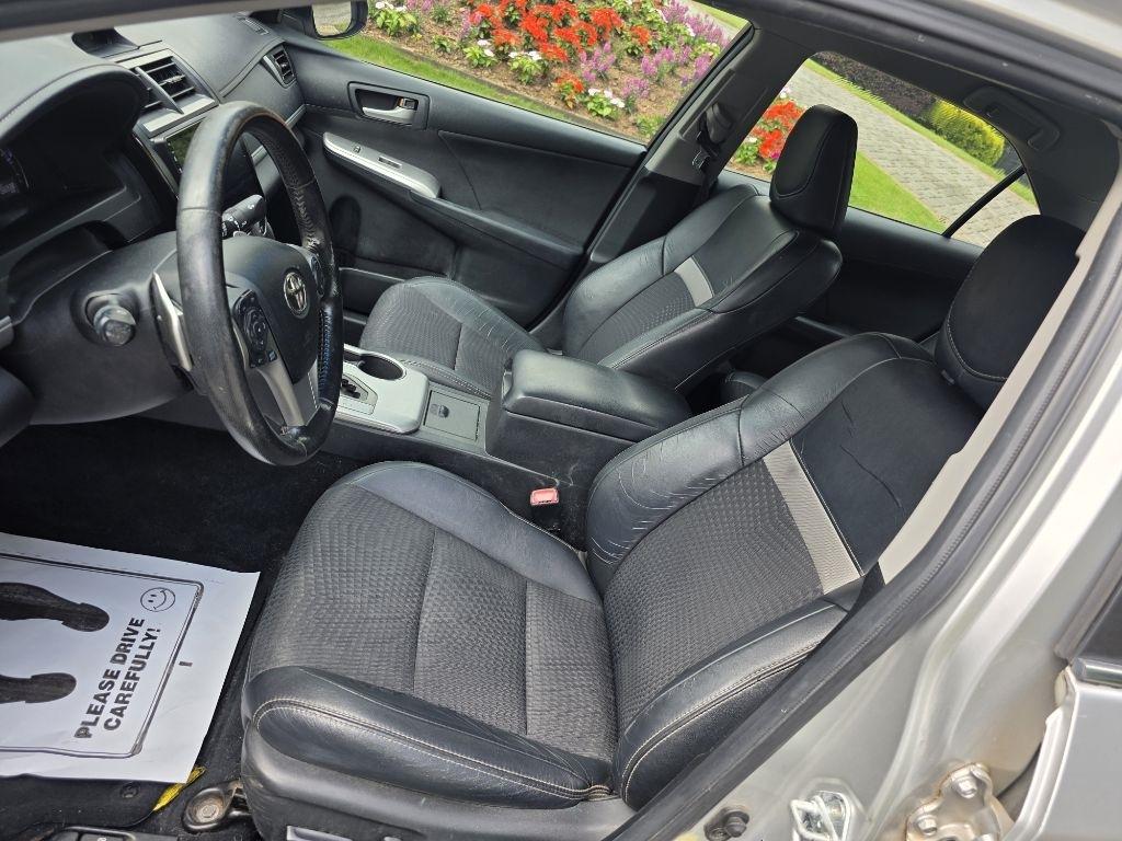 Toyota Camry SE 2012