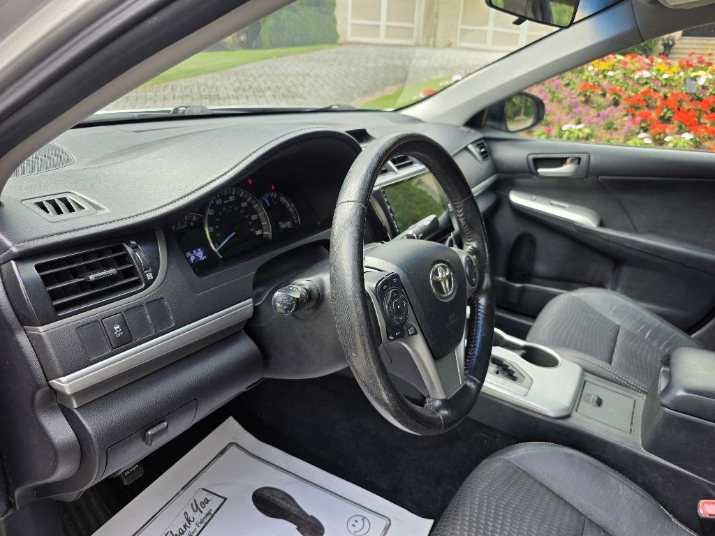 Toyota Camry SE 2012