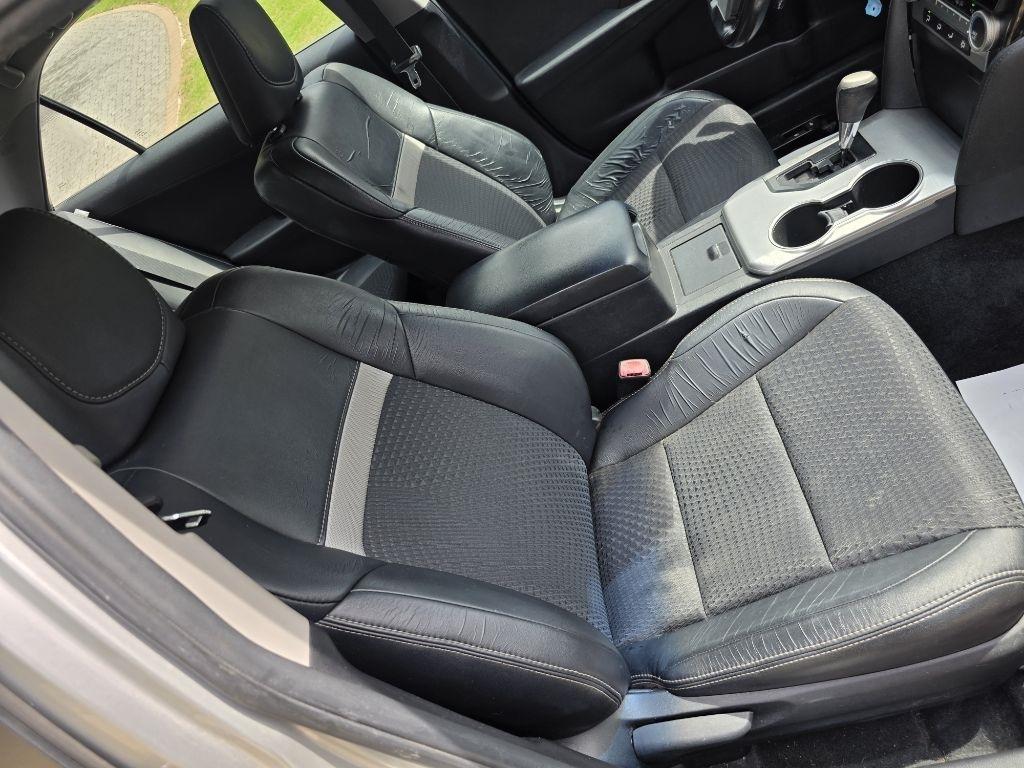 Toyota Camry SE 2012
