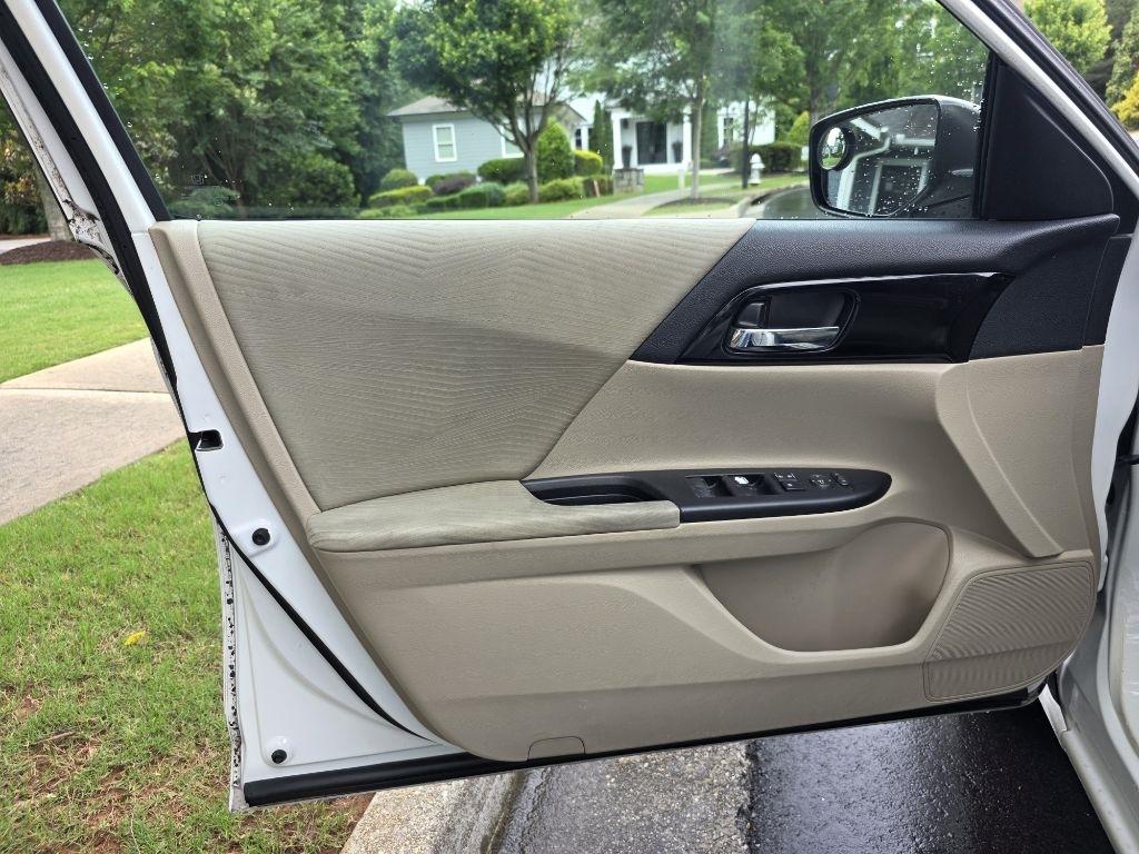 Honda Accord LX Sedan CVT 2016