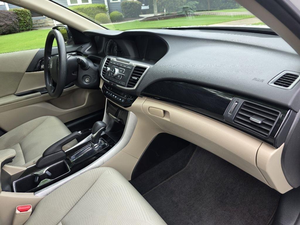 Honda Accord LX Sedan CVT 2016