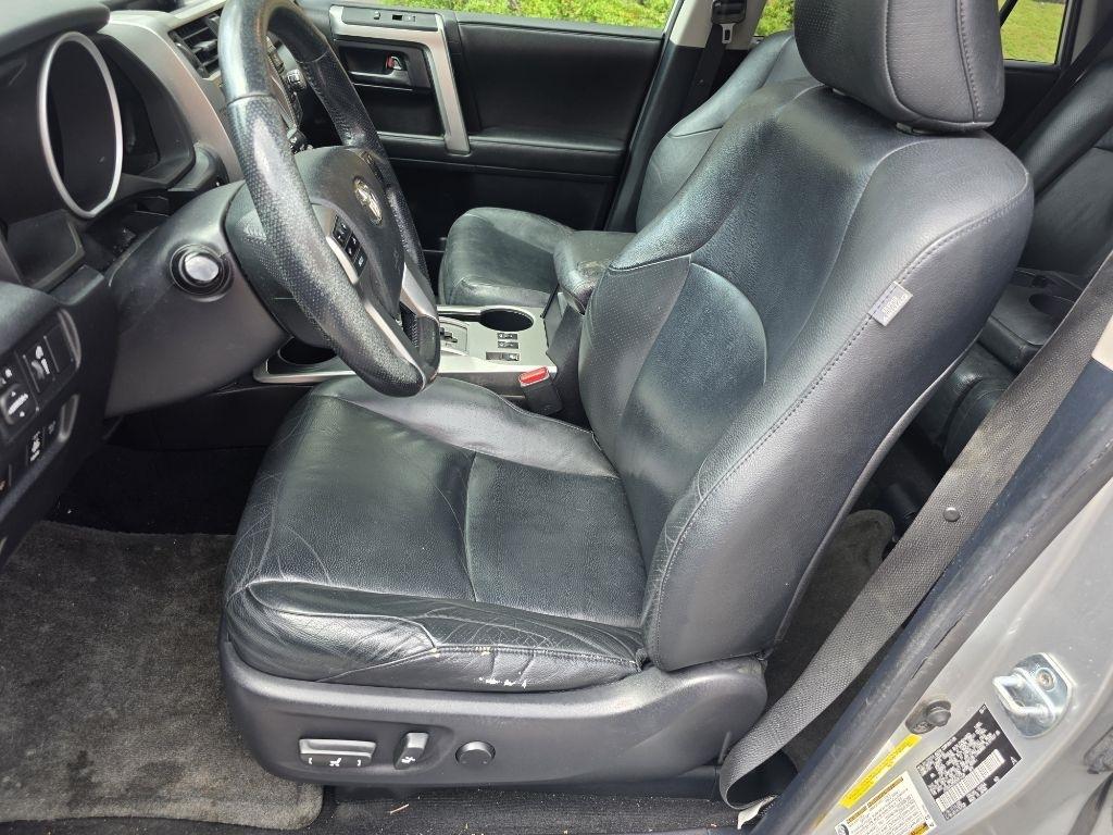 Toyota 4Runner SR5 4WD 2011