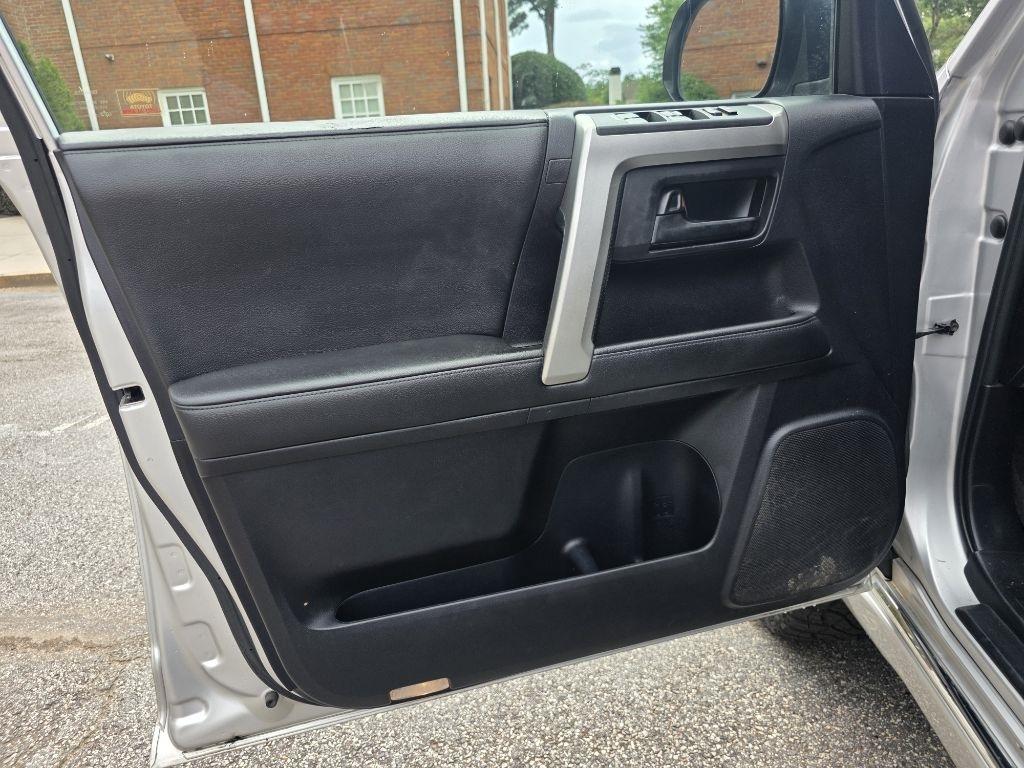 Toyota 4Runner SR5 4WD 2011
