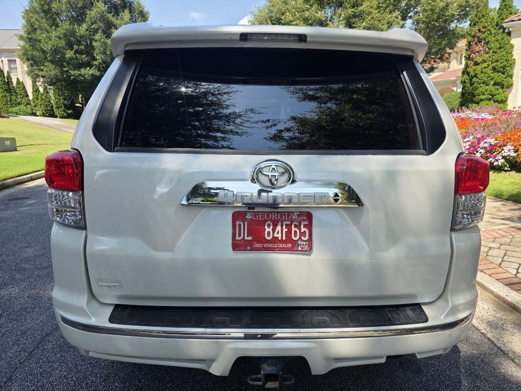 Toyota 4Runner SR5 2WD 2011