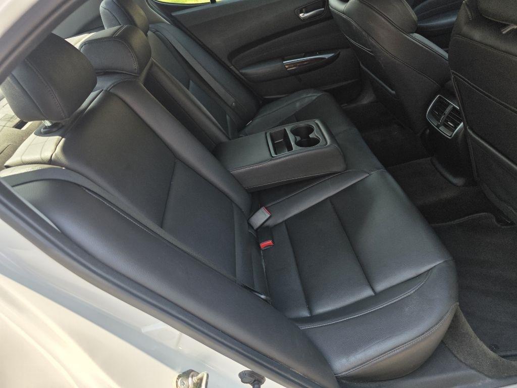 Acura TLX Base 2.4L 2017