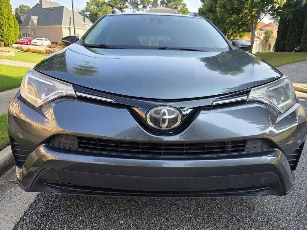 Toyota RAV4 LE FWD 2018