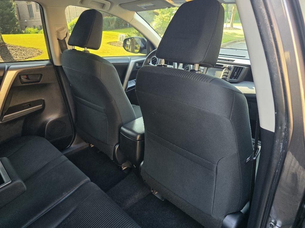 Toyota RAV4 LE FWD 2018