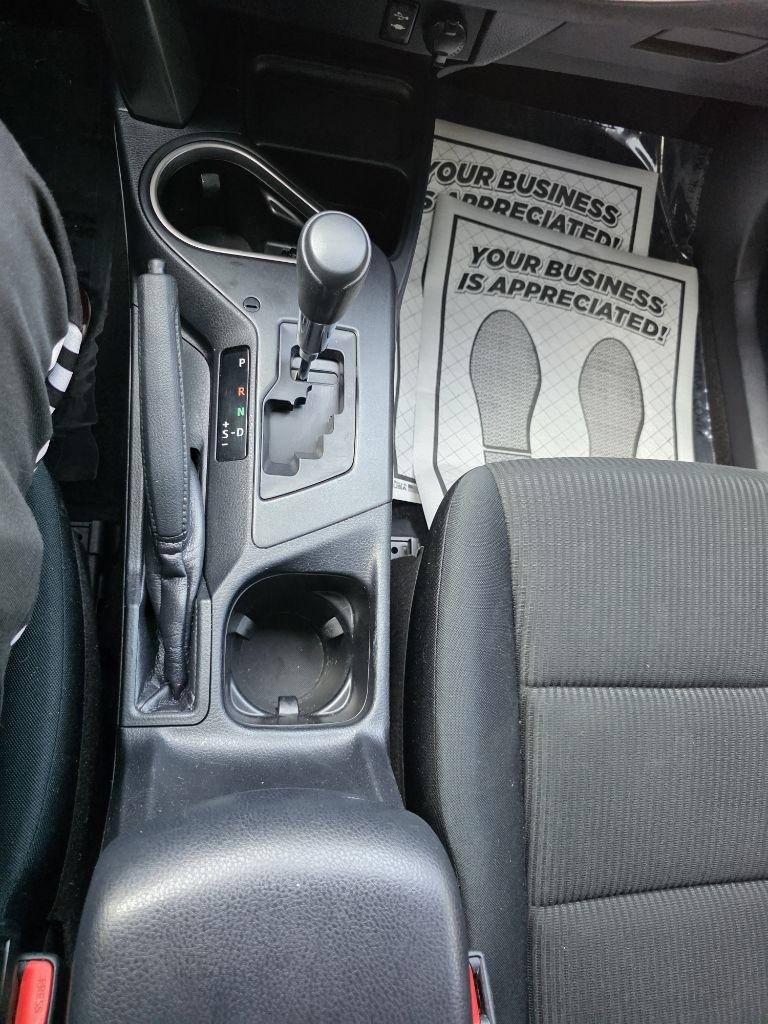 Toyota RAV4 LE FWD 2018