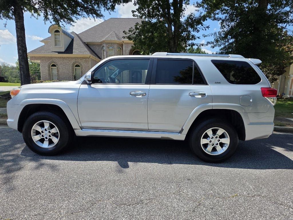 Toyota 4Runner SR5 2WD 2012