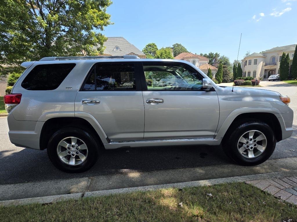 Toyota 4Runner SR5 2WD 2012