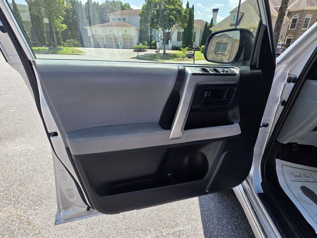 Toyota 4Runner SR5 2WD 2012