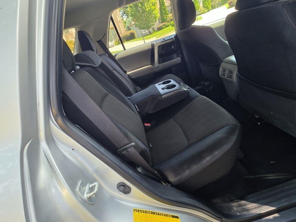 Toyota 4Runner SR5 2WD 2012