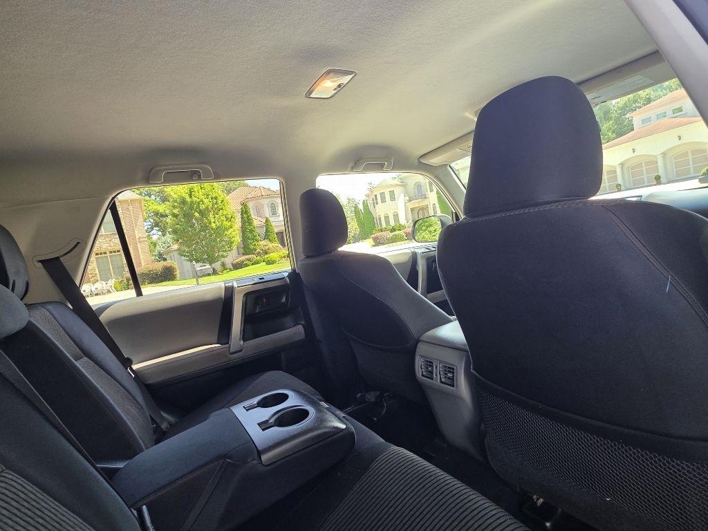 Toyota 4Runner SR5 2WD 2012