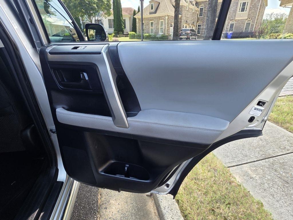Toyota 4Runner SR5 2WD 2012