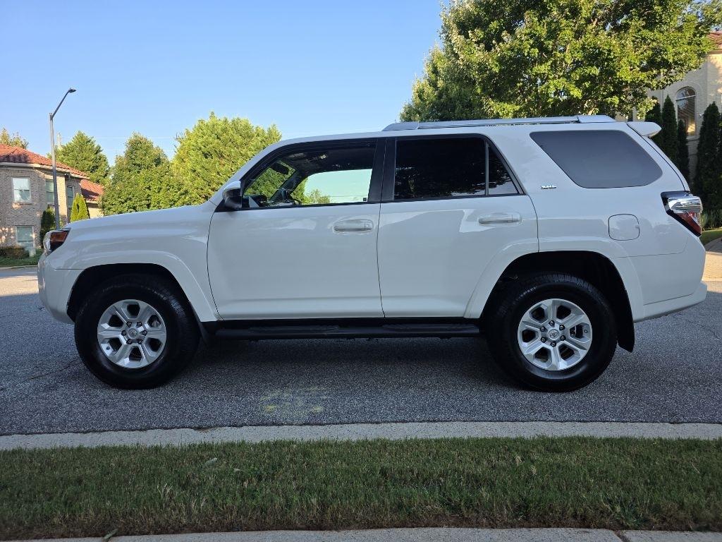 Toyota 4Runner SR5 2WD 2015