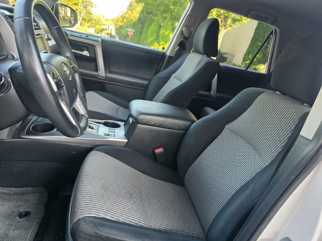 Toyota 4Runner SR5 2WD 2015