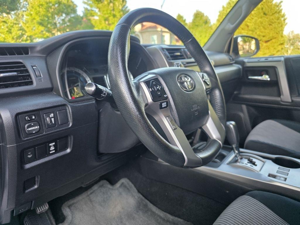 Toyota 4Runner SR5 2WD 2015